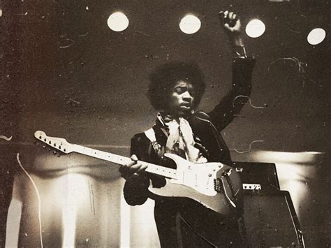 Could Jimi Hendrix Read Music: A Symphony of Chaos and Genius